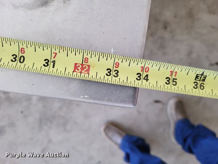 image for item LR9042 Food warming table