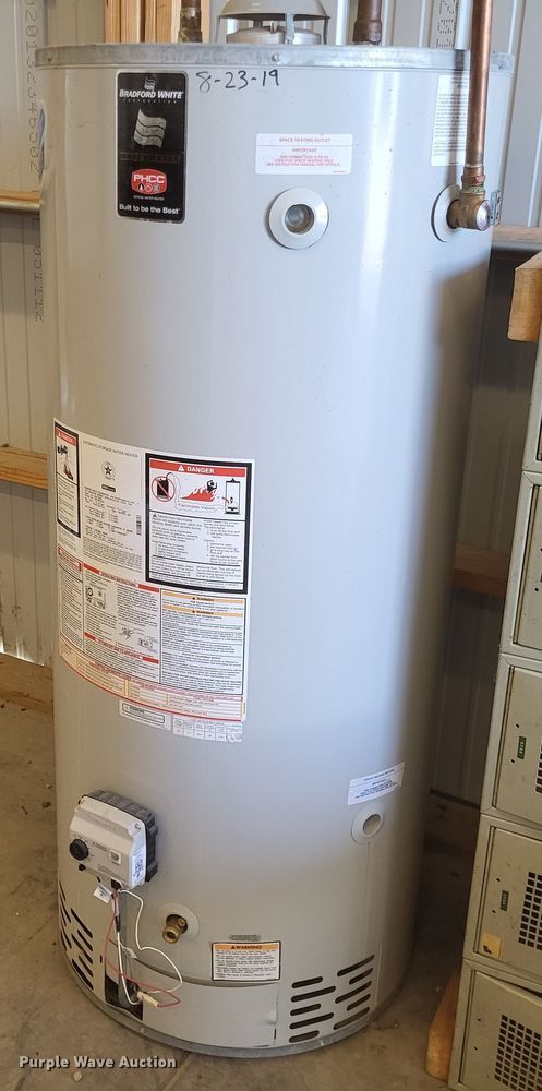 image for item LR9050 Bradford White RG275H6N  water heater