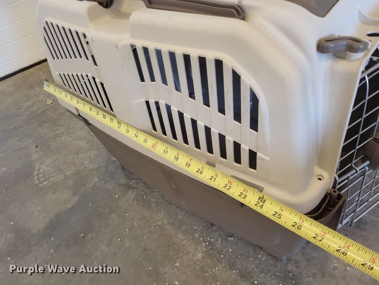 image for item LR9052 Approximately 20 pet crates