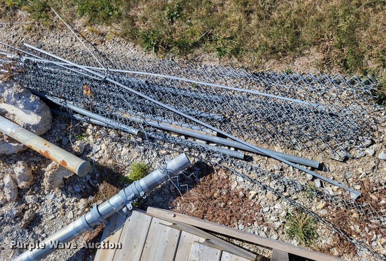 image for item LR9056 10' H chain link fencing and posts