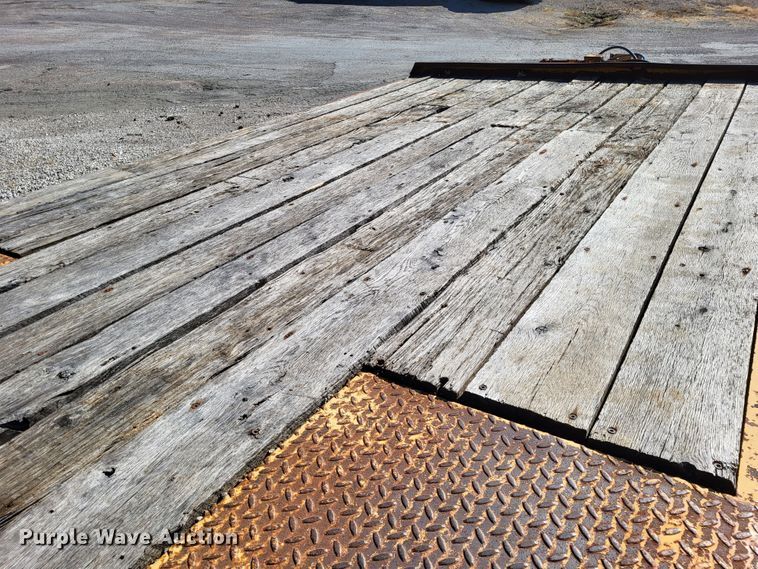 image for item LR9058 1998 Trail King TK20  equipment trailer