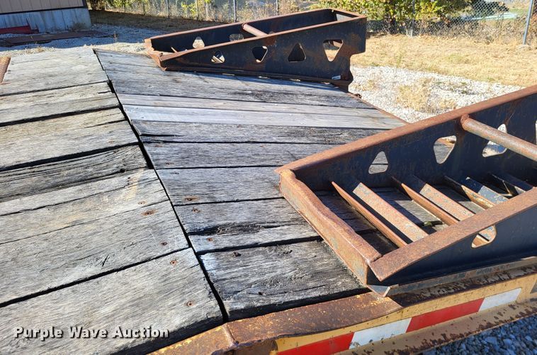 image for item LR9058 1998 Trail King TK20  equipment trailer