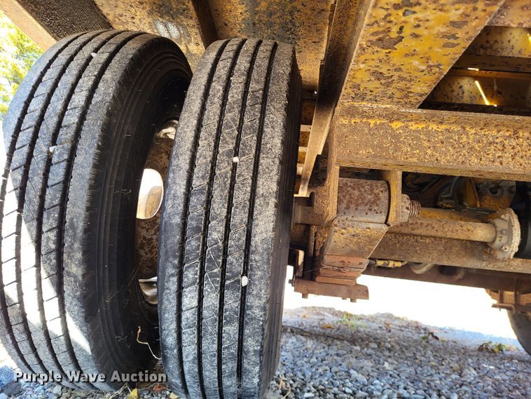 image for item LR9058 1998 Trail King TK20  equipment trailer