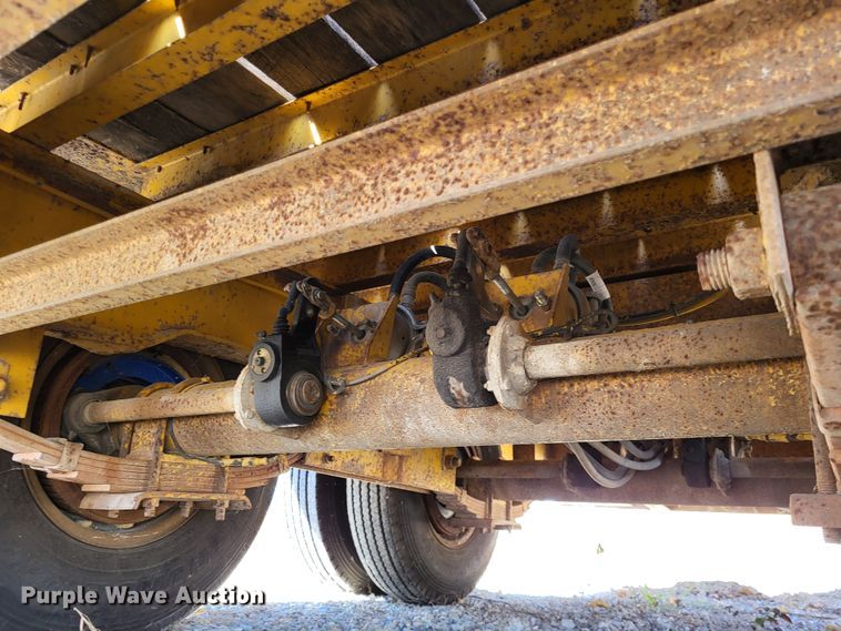 image for item LR9058 1998 Trail King TK20  equipment trailer