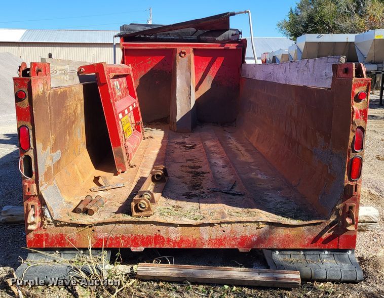 image for item LR9059 2005 Wheeler HT1636  dump bed