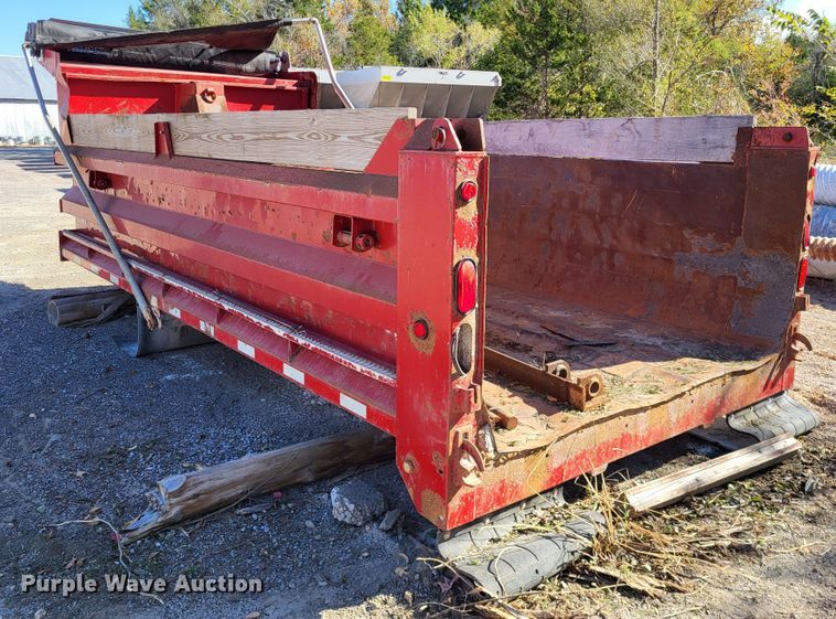 image for item LR9059 2005 Wheeler HT1636  dump bed