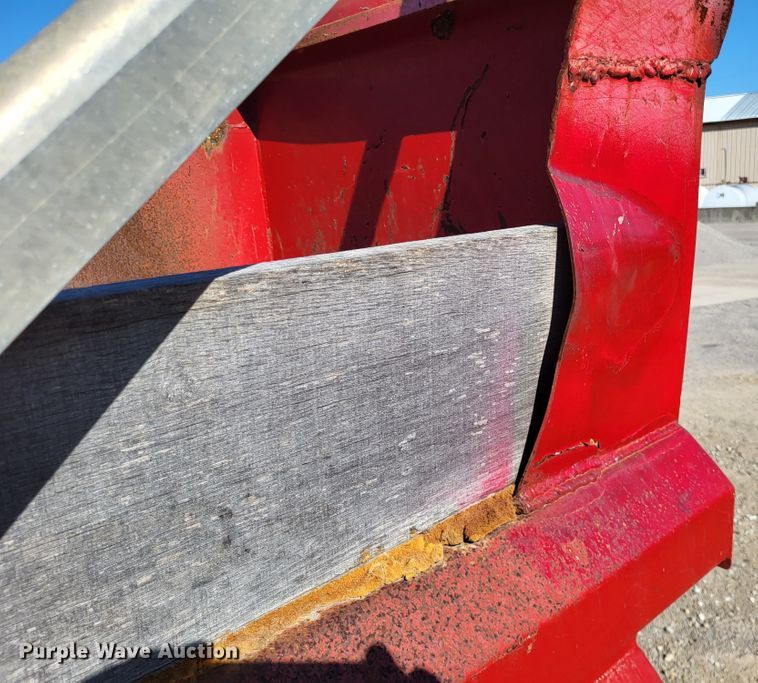 image for item LR9059 2005 Wheeler HT1636  dump bed