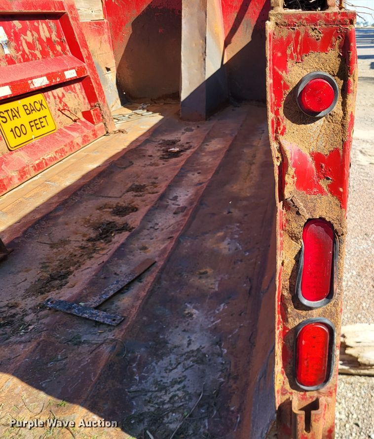 image for item LR9059 2005 Wheeler HT1636  dump bed