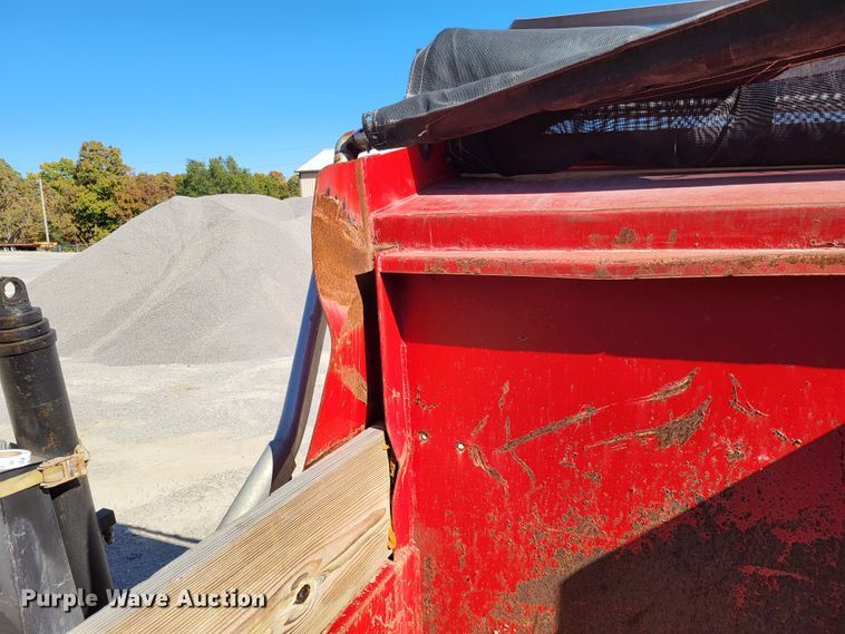 image for item LR9059 2005 Wheeler HT1636  dump bed
