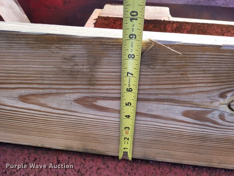 image for item LR9059 2005 Wheeler HT1636  dump bed