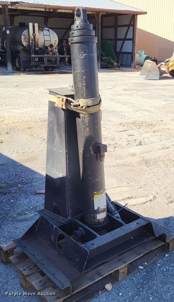 image for item LR9059 2005 Wheeler HT1636  dump bed