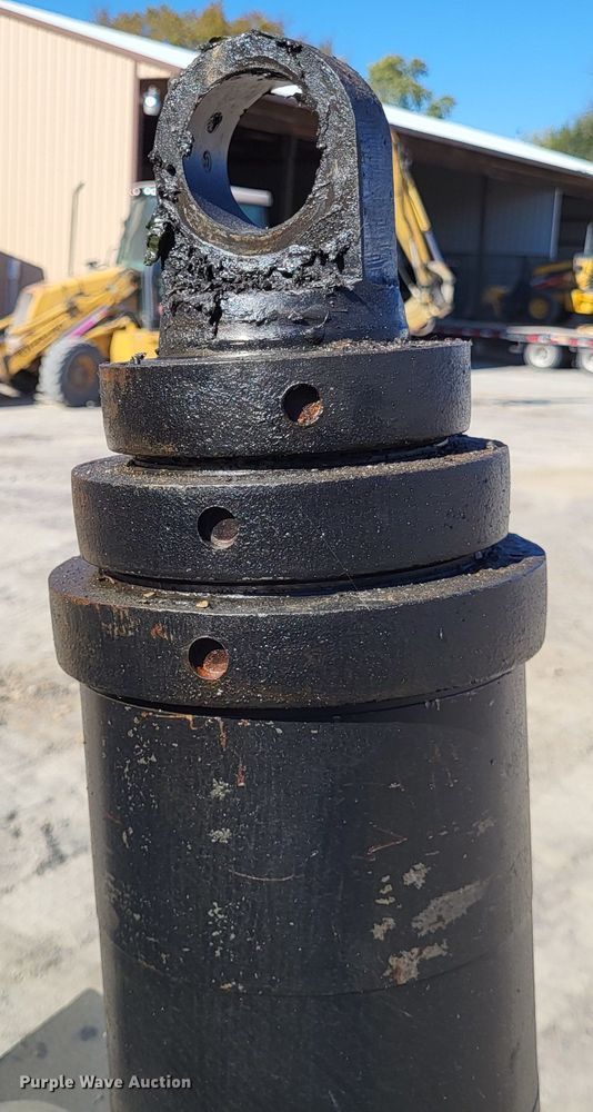 image for item LR9059 2005 Wheeler HT1636  dump bed