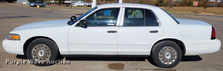 image for item LR9064 2005 Ford Crown Victoria Police Interceptor