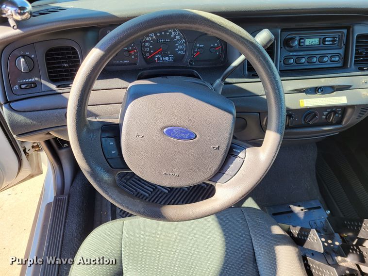 image for item LR9064 2005 Ford Crown Victoria Police Interceptor