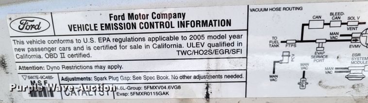 image for item LR9064 2005 Ford Crown Victoria Police Interceptor