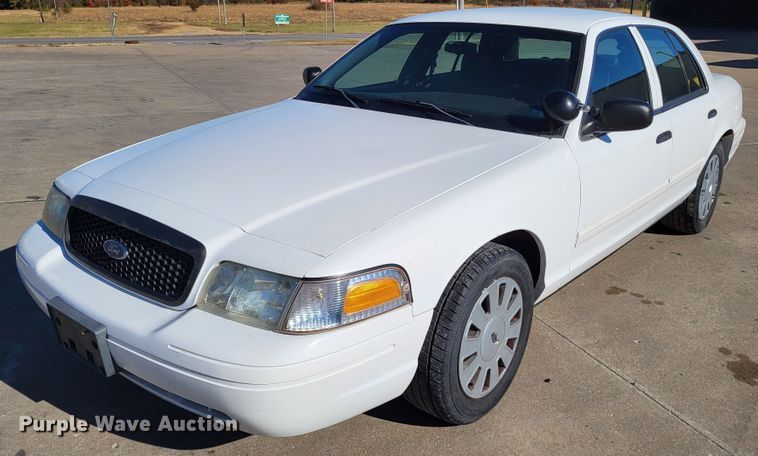 image for item LR9066 2010 Ford Crown Victoria Police Interceptor
