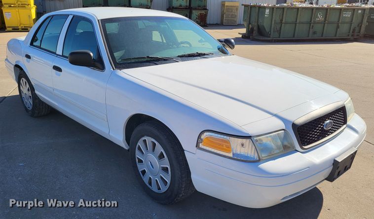 image for item LR9066 2010 Ford Crown Victoria Police Interceptor