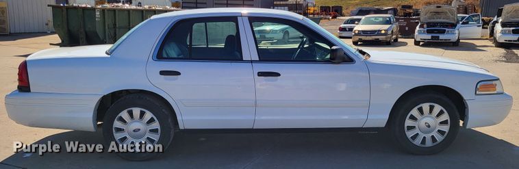 image for item LR9066 2010 Ford Crown Victoria Police Interceptor