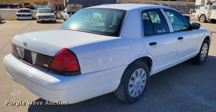 image for item LR9066 2010 Ford Crown Victoria Police Interceptor