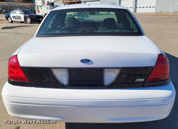 image for item LR9066 2010 Ford Crown Victoria Police Interceptor