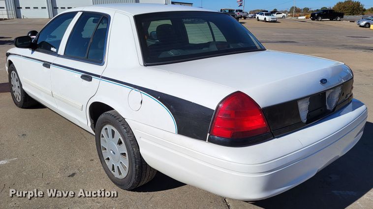 image for item LR9067 2010 Ford Crown Victoria Police Interceptor