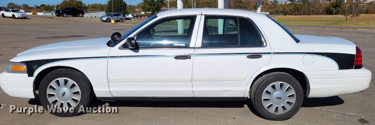 image for item LR9067 2010 Ford Crown Victoria Police Interceptor