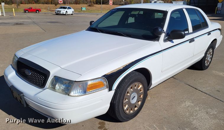 image for item LR9068 2005 Ford Crown Victoria Police Interceptor
