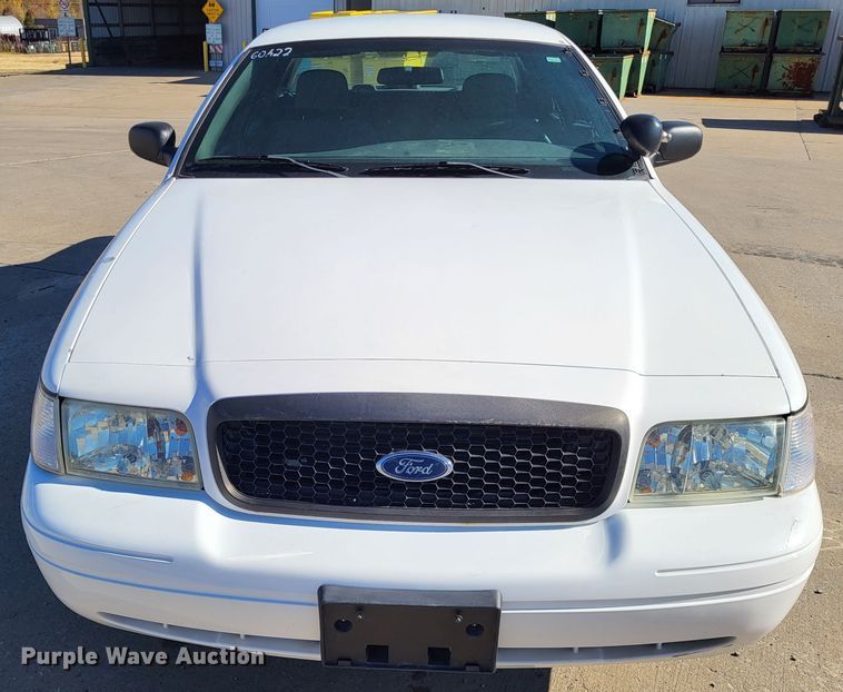 image for item LR9068 2005 Ford Crown Victoria Police Interceptor