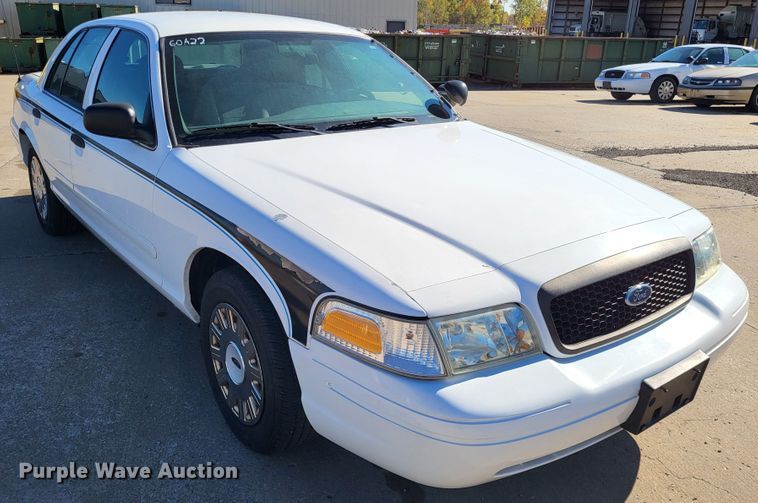 image for item LR9068 2005 Ford Crown Victoria Police Interceptor