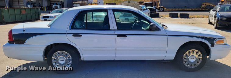 image for item LR9068 2005 Ford Crown Victoria Police Interceptor
