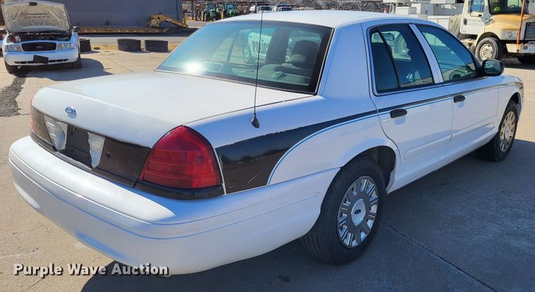 image for item LR9068 2005 Ford Crown Victoria Police Interceptor