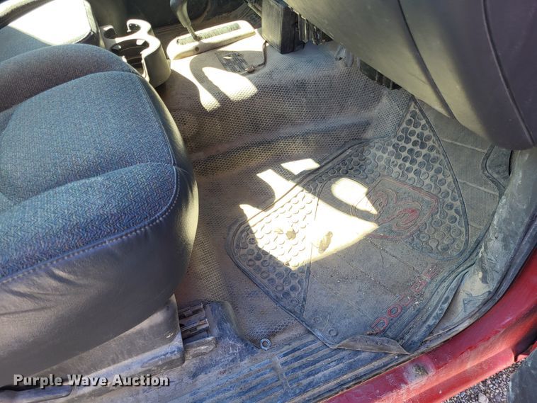 image for item LR9069 2004 Chevrolet Silverado 1500  pickup truck