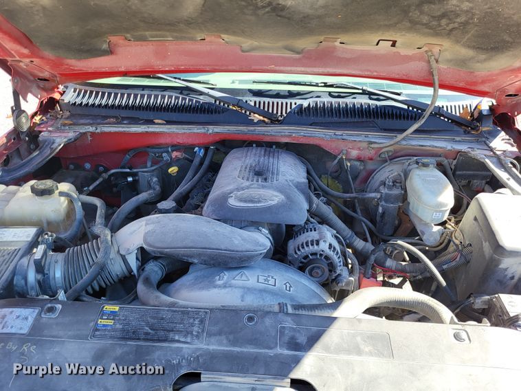 image for item LR9069 2004 Chevrolet Silverado 1500  pickup truck