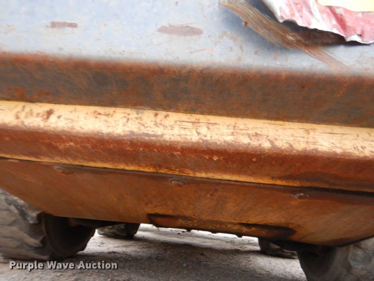 image for item LU9731 New Holland LS180  skid steer loader