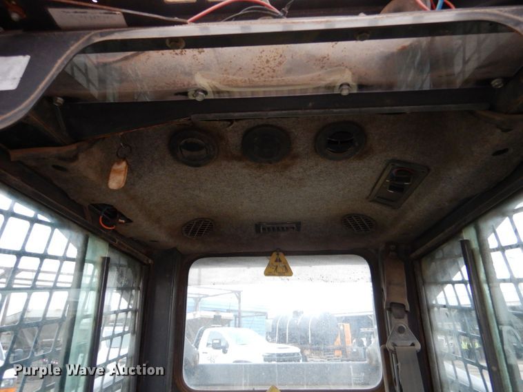 image for item LU9731 New Holland LS180  skid steer loader