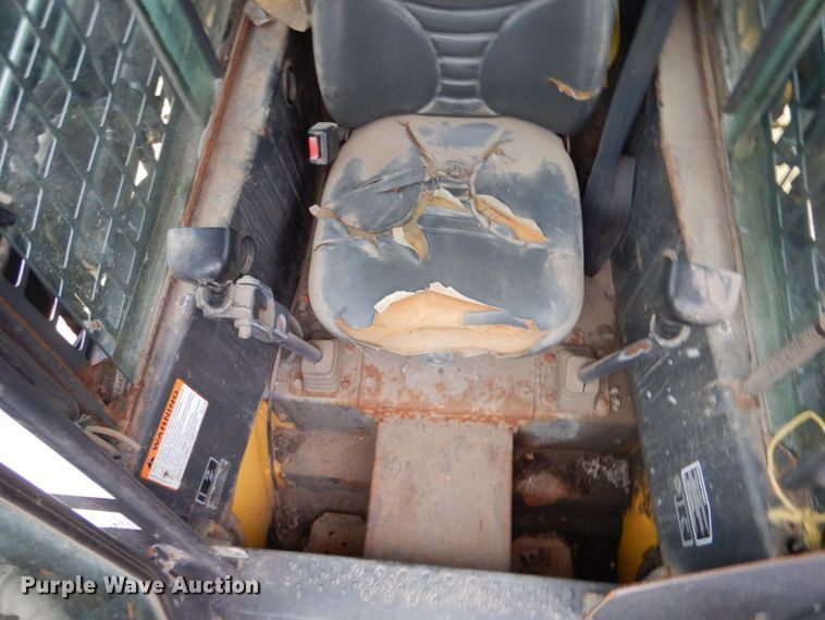 image for item LU9731 New Holland LS180  skid steer loader