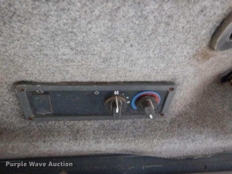 image for item LU9731 New Holland LS180  skid steer loader