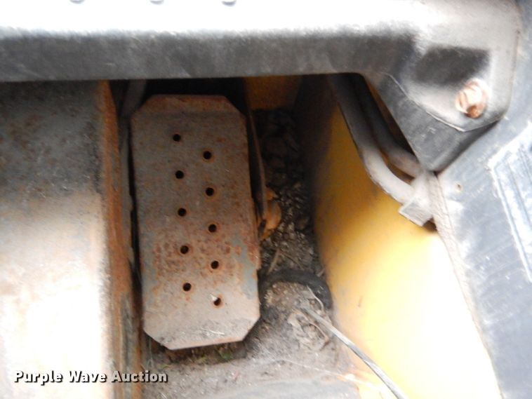 image for item LU9731 New Holland LS180  skid steer loader