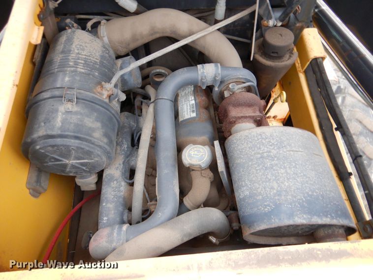 image for item LU9731 New Holland LS180  skid steer loader