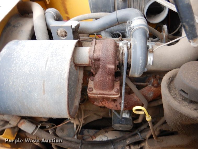 image for item LU9731 New Holland LS180  skid steer loader