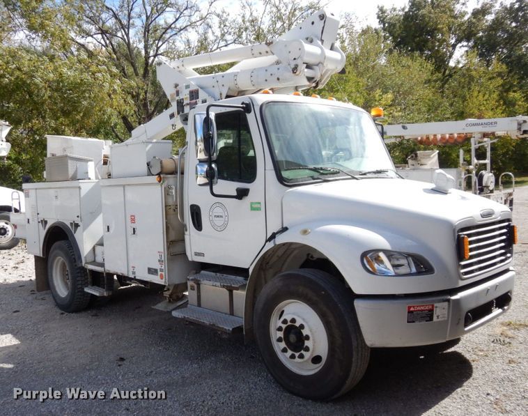 image for item LY9224 2005 Freightliner Business Class M2  bucket truck