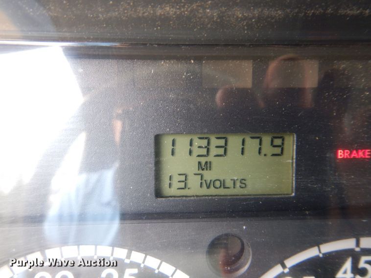 image for item LY9224 2005 Freightliner Business Class M2  bucket truck