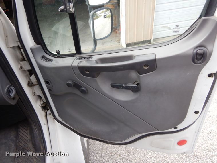 image for item LY9224 2005 Freightliner Business Class M2  bucket truck