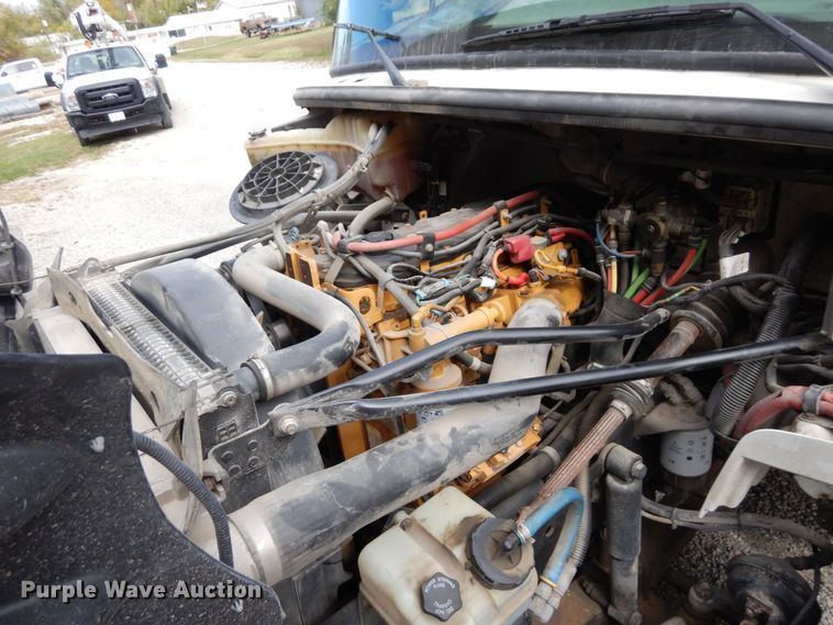 image for item LY9224 2005 Freightliner Business Class M2  bucket truck