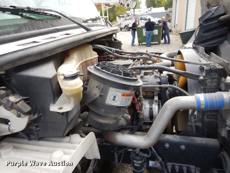 image for item LY9224 2005 Freightliner Business Class M2  bucket truck