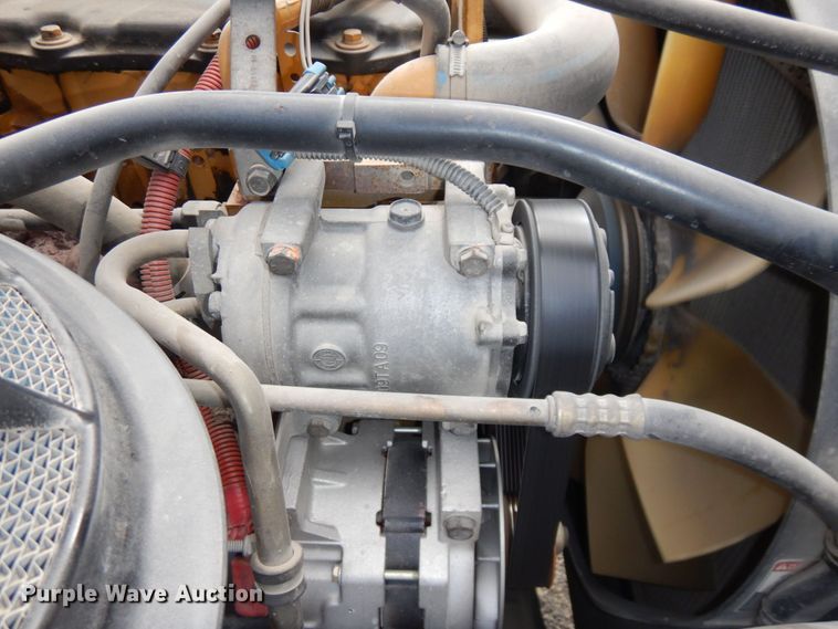 image for item LY9224 2005 Freightliner Business Class M2  bucket truck