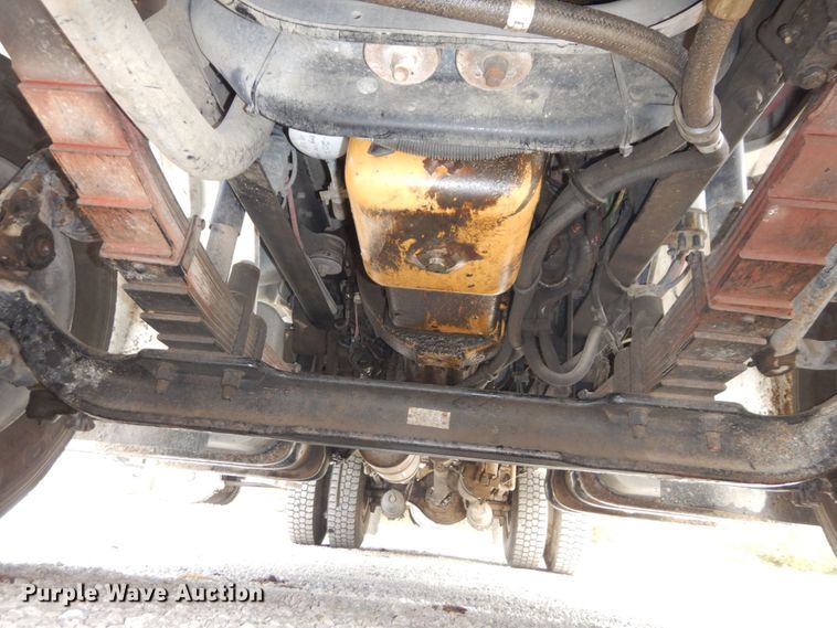 image for item LY9224 2005 Freightliner Business Class M2  bucket truck