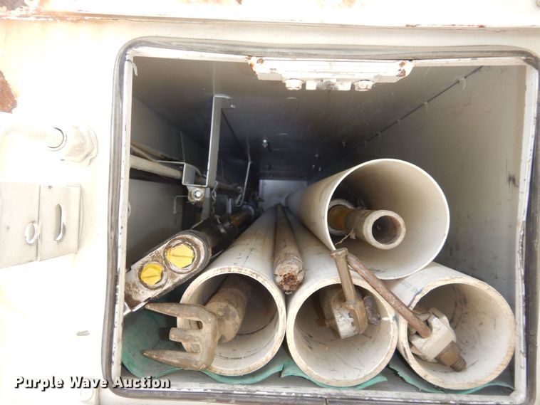 image for item LY9224 2005 Freightliner Business Class M2  bucket truck