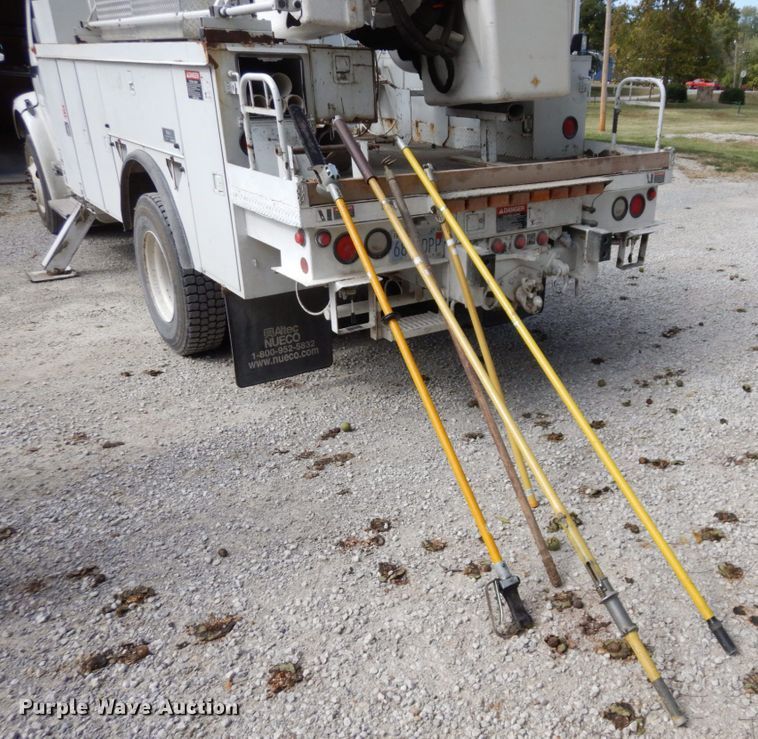 image for item LY9224 2005 Freightliner Business Class M2  bucket truck