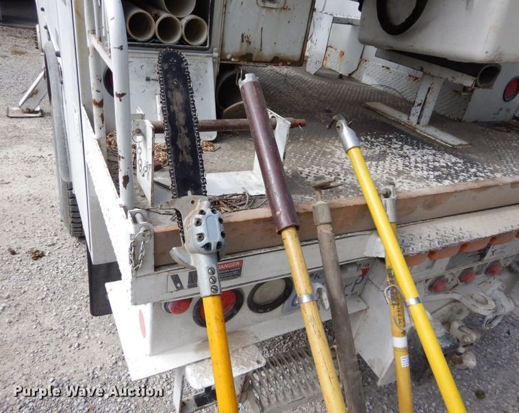 image for item LY9224 2005 Freightliner Business Class M2  bucket truck